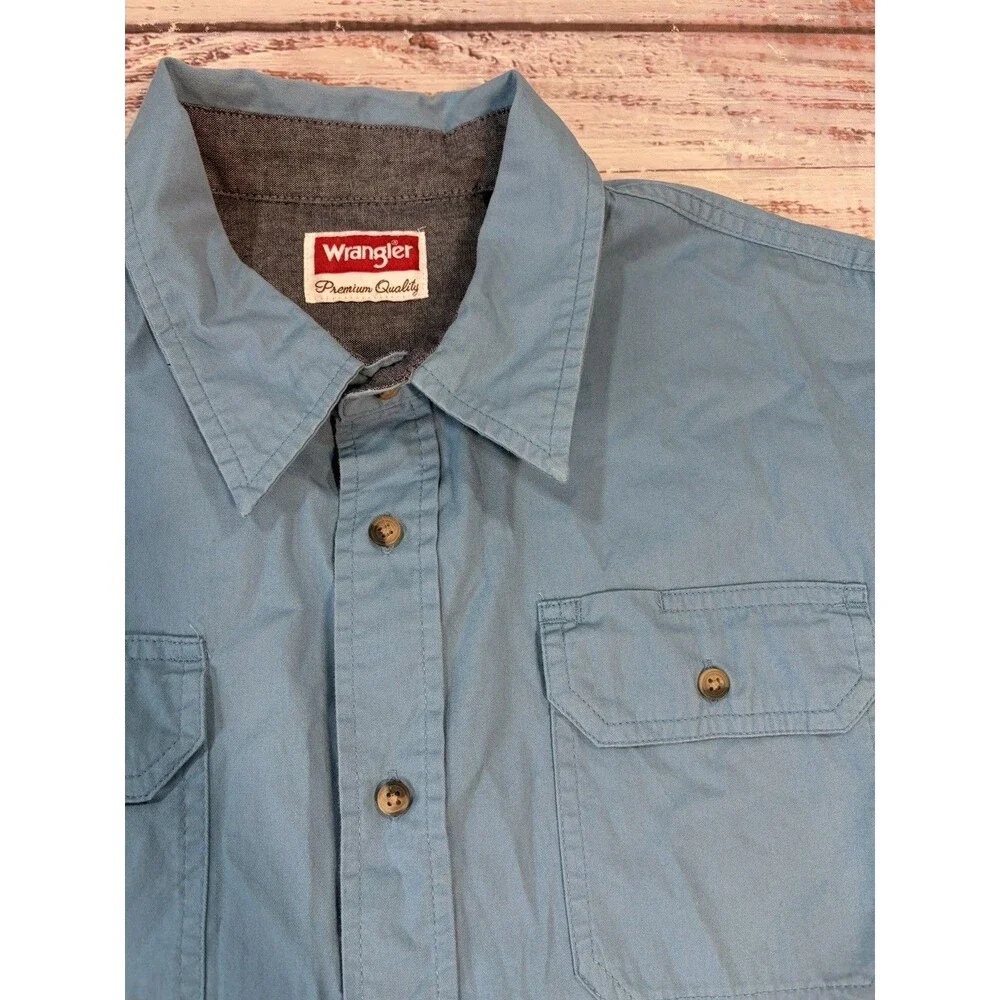 Wrangler, Premium Quality Men’s Button Down Shirt XL Light Blue 100% Cotton